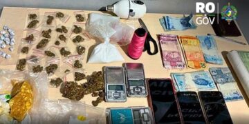 POLÍCIA CIVIL PRENDE MULHER POR TRÁFICO DE DROGAS EM AÇÃO NO BAIRRO CAI N’ÁGUA, EM PORTO VELHO
