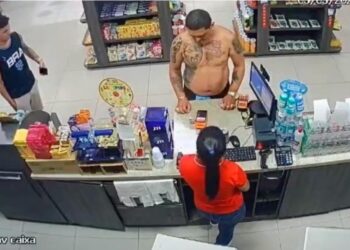 “Pegou o dele”: valentão que jogou cerveja em funcionária recebe lição inesquecível, em Manaus; veja vídeo