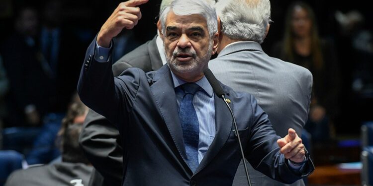 Cotas de 30% para negros em concursos e prazo de 10 anos vão a sanção