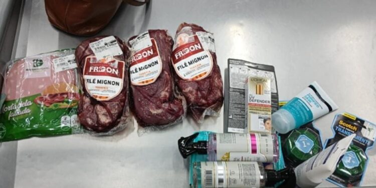 CANCELADO O CHURRASCO: Mulher é detida após furtar itens em dois supermercados