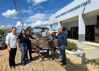 Cristiane Lopes reforça apoio a assistência social com entrega de barco e equipamentos em Machadinho D’Oeste
