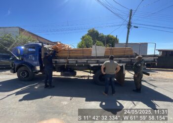 Abordagem por Transporte Ilegal de Madeira Resulta em Cumprimento de Mandado de Prisão em Novo Horizonte do Oeste