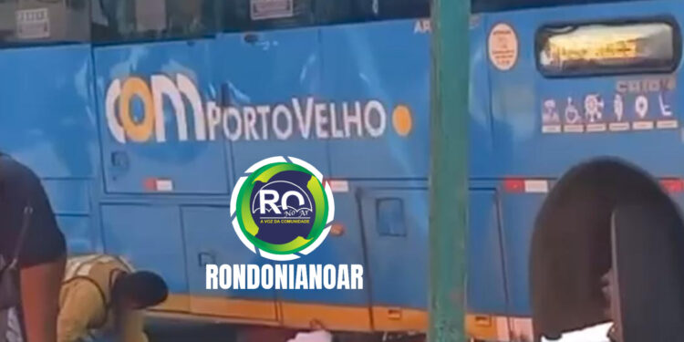 Milagres acontecem: Motociclista quase morreu ao ter moto arrastada por ônibus. – VEJA O VÍDEO