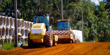 Infraestrutura urbana avança em Santa Luzia d’Oeste com mais de 2 km de ruas preparadas para pavimentação
