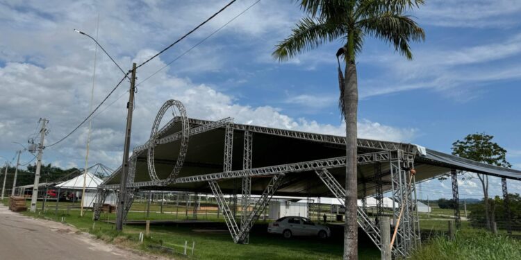 Inicia montagem dos estandes para 12ª edição da Rondônia Rural Show Internacional em Ji-Paraná