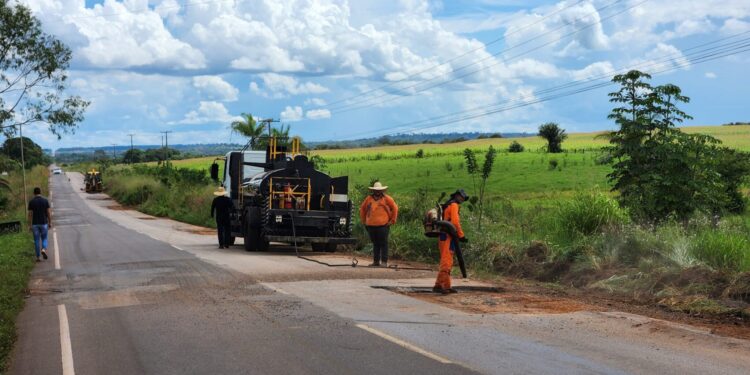 Governo de RO avança na recuperação de 22 quilômetros da RO-010, entre Nova Estrela e Rolim de Moura