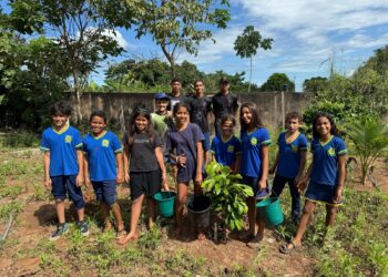 Parceria entre BPA e Escola de Flor da Serra promove recuperação de nascente.