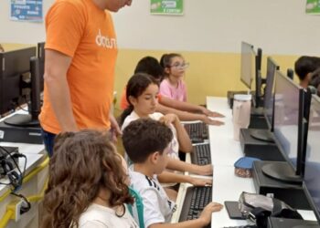 Dotum ensina associados a usar o Excel e facilita a vida em uma cooperativa mirim de Rondônia