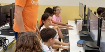 Dotum ensina associados a usar o Excel e facilita a vida em uma cooperativa mirim de Rondônia