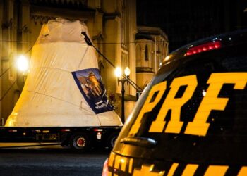 PRF participa de operação histórica para transporte terrestre do maior sino funcional do mundo