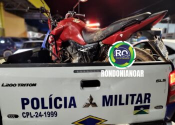 Duas mulheres são rendidas e assaltantes levam moto
