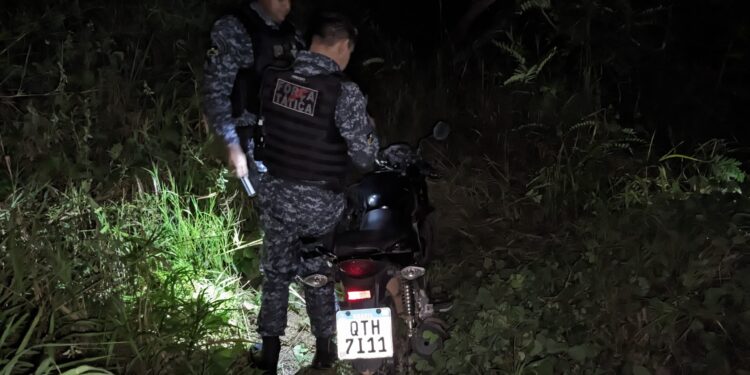 Área de difícil acesso – Motocicleta furtada é recuperada por guarnição da Força Tática