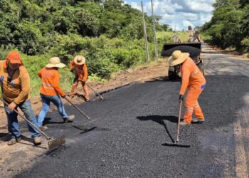 Mais de 35 km da RO-383 já receberam manutenção do governo de RO entre Rolim de Moura e Alta Floresta d’Oeste