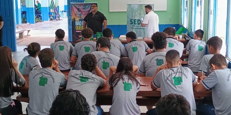 Governo de RO intensifica ações educativas para prevenir queimadas em São Francisco do Guaporé