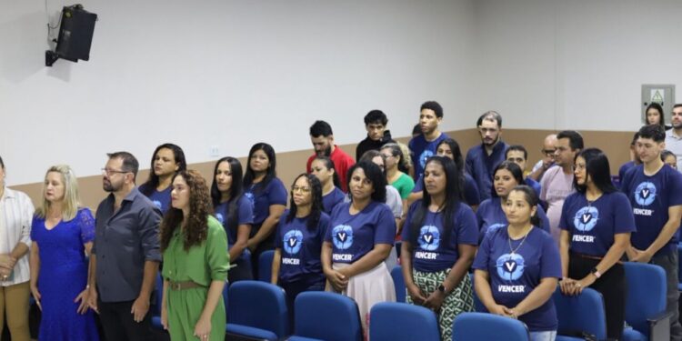 Mais 24 concluintes de cursos do Vencer recebem kits profissionais em Ji-Paraná