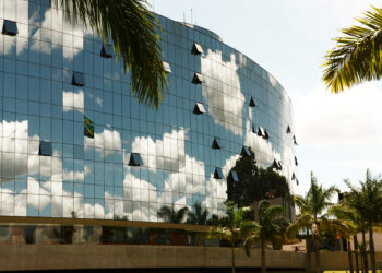 STF determina que PF ouça advogados ligados ao ex-presidente Bolsonaro por suspeita de obstruir investigação