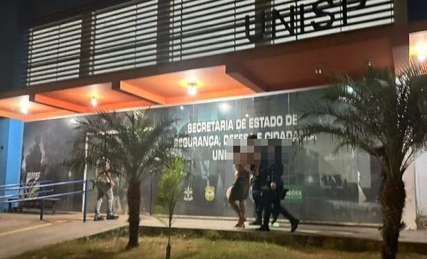 Homem invade igreja, danifica patrimônio e agride policiais durante abordagem
