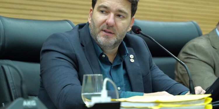 Deputado Alex Redano cobra recuperação urgente da RO-408 entre Vila União e Campo Novo de Rondônia