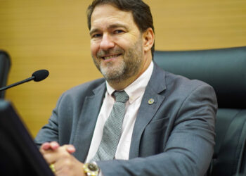 Alex Redano solicita equipamentos hospitalares para São Francisco do Guaporé