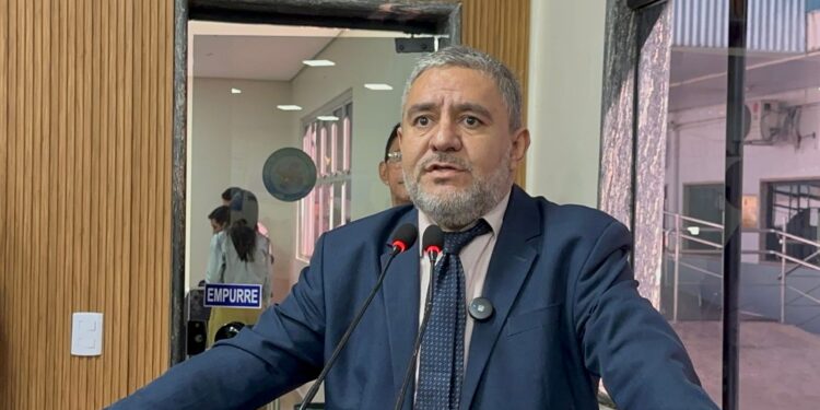 Vereador Everaldo Fogaça vota favorável aos pisos nacionais do magistério e agentes de endemias de Porto Velho 