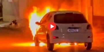 Carro comprado há 15 dias pega fogo e explode em Rio Branco