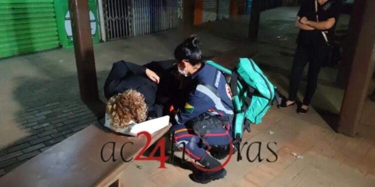 Mulher é agredida e assaltada por casal em situação de rua no Centro