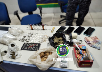 FORÇA TÁTICA: Quatro suspeitos são conduzidos com droga para central de polícia