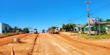 Obras no perímetro urbano da RO-420, no distrito de Jacinópolis, são intensificadas para receber asfalto novo