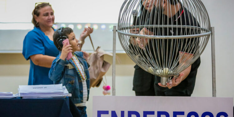 Sorteio de endereços traz transformação de vida e o sonho da casa própria para mais de 300 famílias em Porto Velho