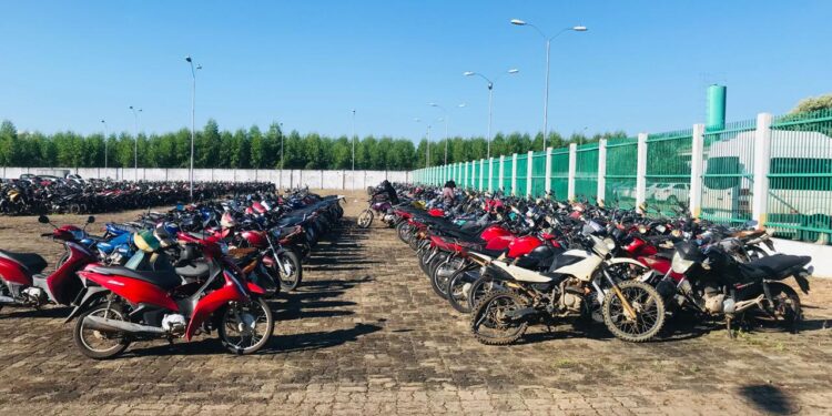 Governo de RO realiza leilão eletrônico de 527 veículos conservados; visitação dos lotes já está liberada