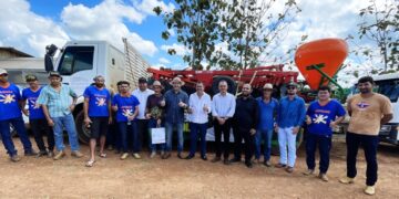 Presidente da Assembleia Legislativa participa da entrega de implementos agrícolas para onze associações em Buritis