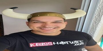 “Eu nasci para ser corno”: ele sente prazer em ver a esposa transando com outros homens