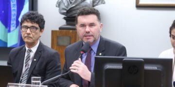 Universidades e estudantes cobram orçamento para atingir metas do novo Plano Nacional de Educação