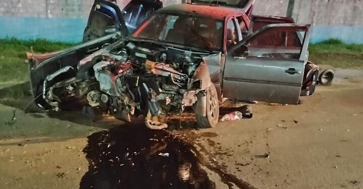 Homem embriagado foge da polícia, colide com postes e é preso com mais de 1 kg de droga em Vilhena