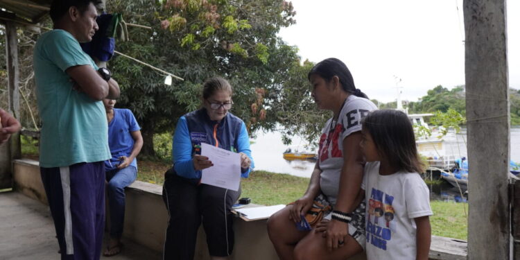 Governo de RO presta assistência a indígenas de Guajará-Mirim com serviços do Rondônia Cidadã e distribuição de cestas básicas