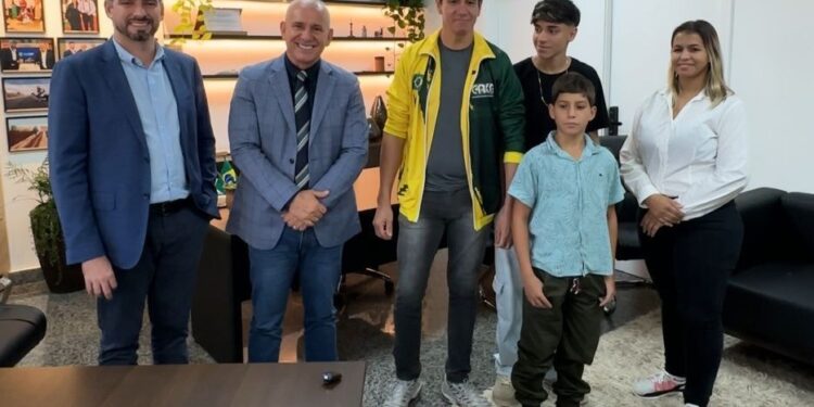 Ezequiel Neiva destina recursos para passagens de atletas na Copa do Brasil de Karatê em Santa Catarina