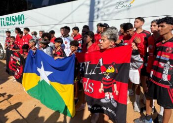 Com apoio do deputado Laerte Gomes, 50 jovens de projeto social embarcam para teste no Flamengo