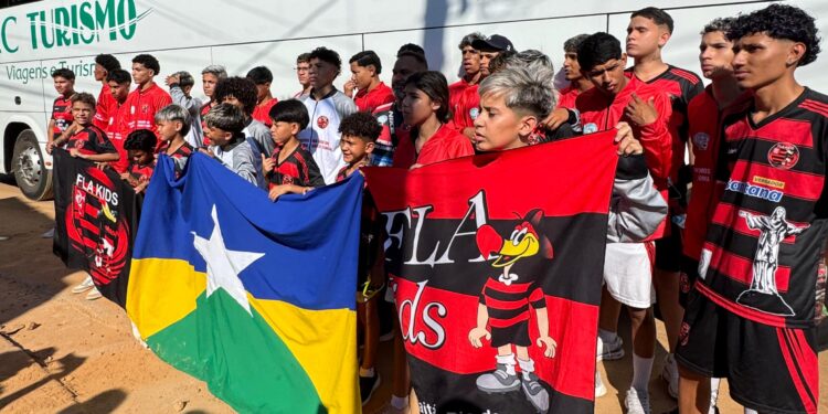 Com apoio do deputado Laerte Gomes, 50 jovens de projeto social embarcam para teste no Flamengo
