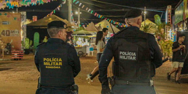 Governo de RO fortalece segurança com policiamento no Arraial Flor do Maracujá, em Porto Velho
