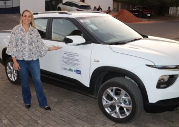 Cláudia de Jesus entrega veículos para fortalecer a estrutura da Unicafes