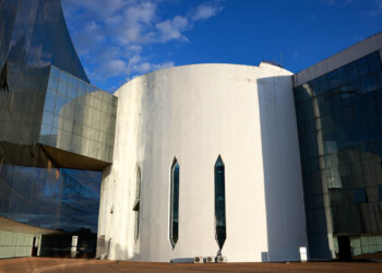 STF mantém prisão de homem que tentou explodir caminhão-tanque em Brasília