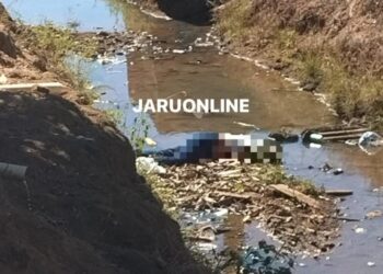 Corpo de homem é encontrado em córrego em Governador Jorge Teixeira