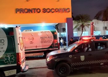 JOÃO PAULO II: SUPERLOTAÇÃO E APARELHO DE RAIO-X PARADO