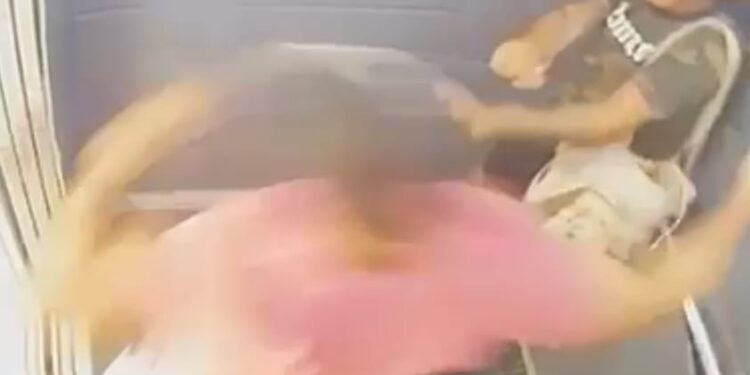 MULHER: Toda agressão foi gravada – veja o vídeo