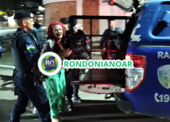 Mulher é detida após furto e dano a veículo no Centro – VEJA O VÍDEO