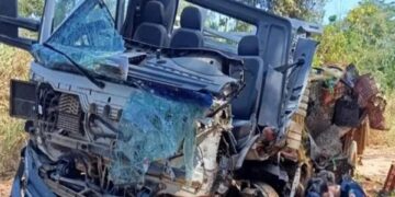 Motorista morre em colisão entre carreta e caminhão na RO-408