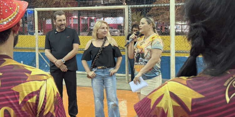 Ieda Chaves impulsiona cultura e tradição com recursos à quadrilha “A Roça é Nossa”