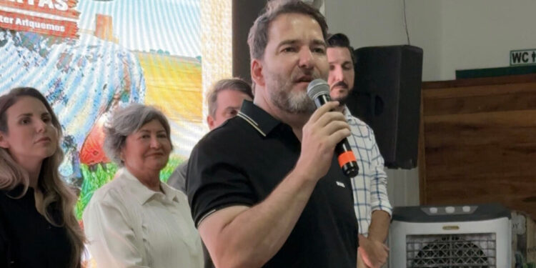 Presidente da Assembleia Legislativa participa de entrega da premiação do concurso leiteiro em Ariquemes