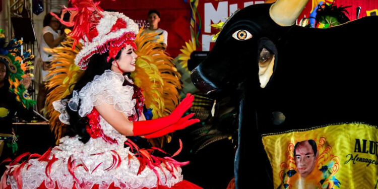 Boi-Bumbá Diamante Negro leva homenagem às “Mulheres Guerreiras” ao Arraial Flor do Maracujá 2025