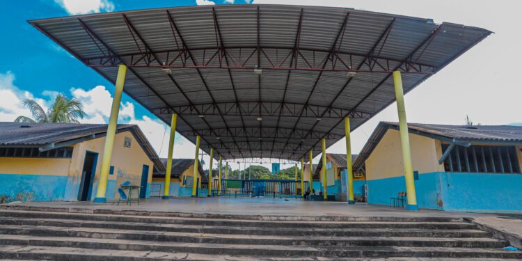 Vereador de Porto Velho denuncia situação da escola Maria Izaura; prefeitura anuncia reforma